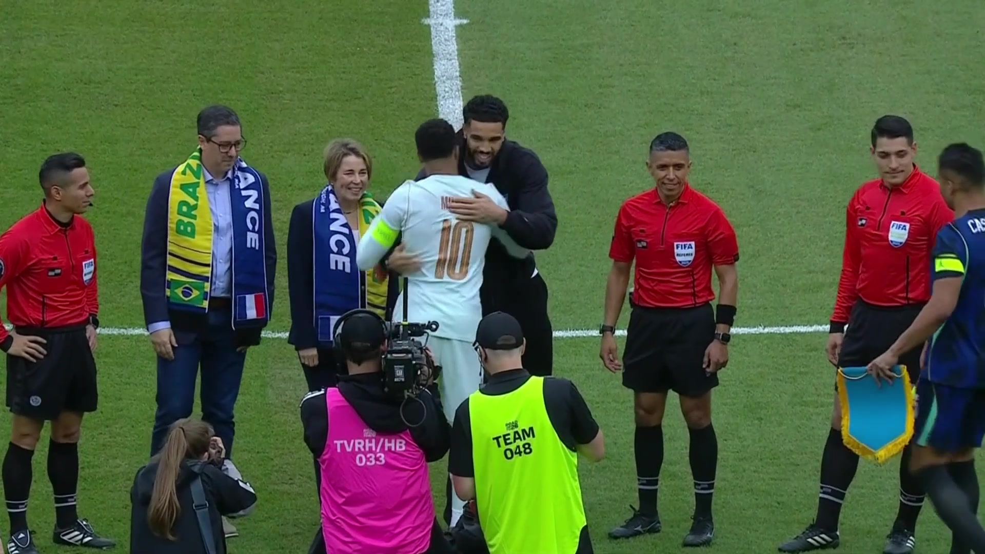 集锦友谊赛-姆巴佩破门于帕梅卡诺直红 十人法国2-1巴西