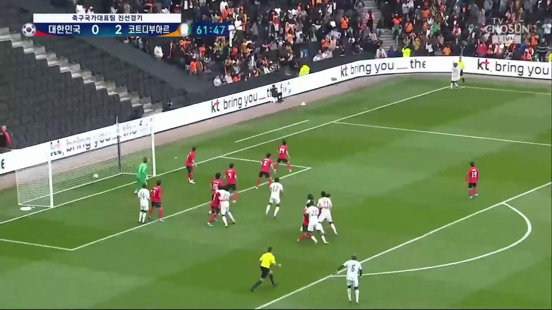 韩国3球落后杨贤俊逆天解围乌龙助攻戈多门前打门笑纳大礼