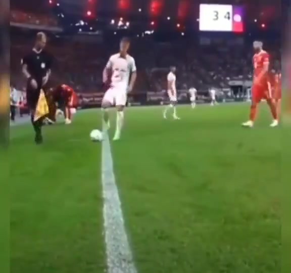 这能造到任意球真没想到丹尼奥尔莫智商这么高