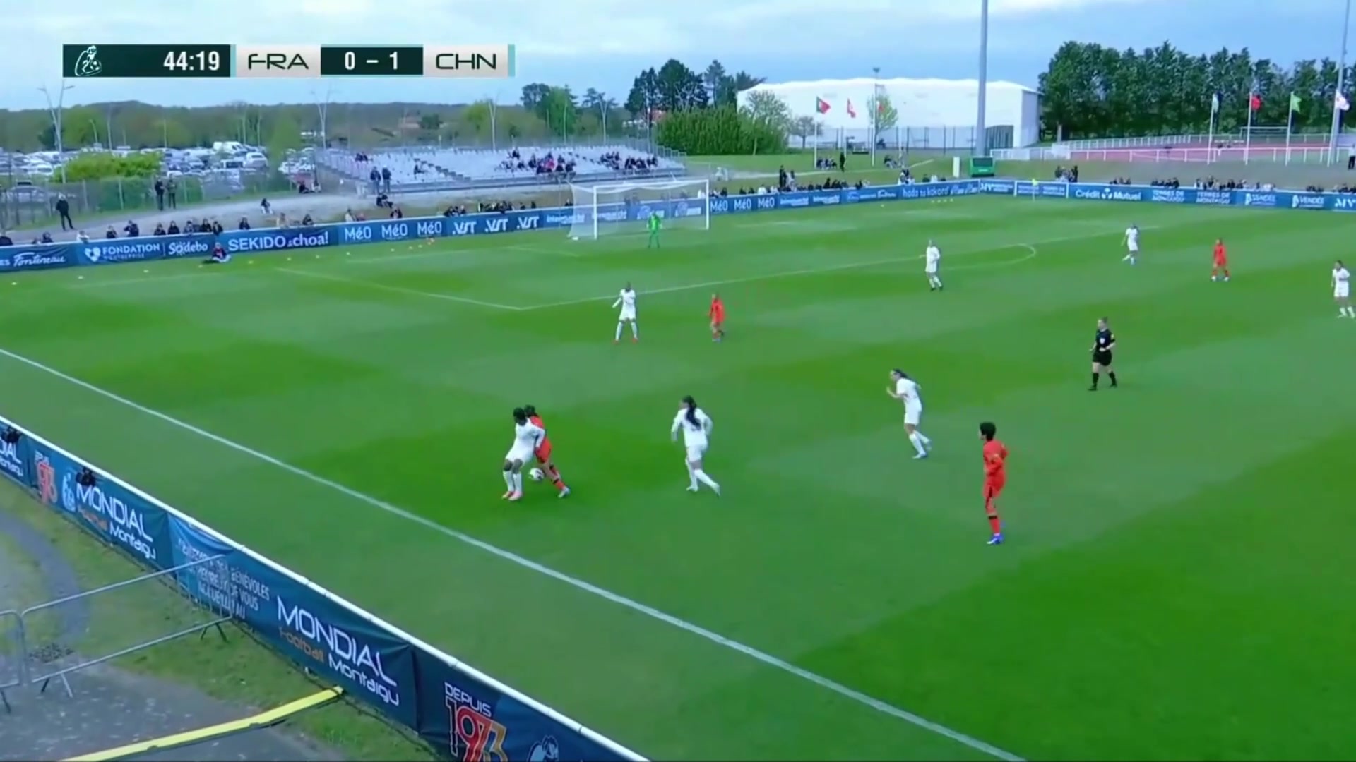 何风清扬禁区内接队友长传丝滑停球后转身扫射破门