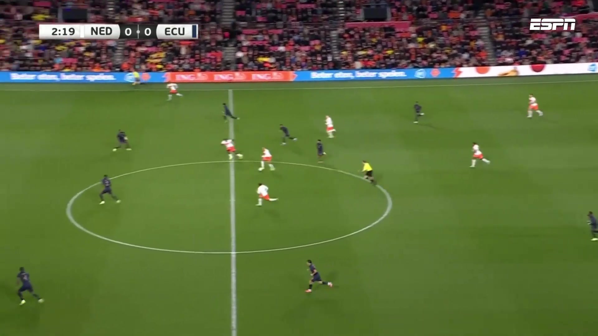 荷兰开场闪击加克波左路传中帕乔解围不及自摆乌龙