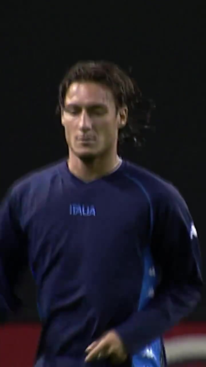 FIFA官方2002年意大利队的造型真是别具一格