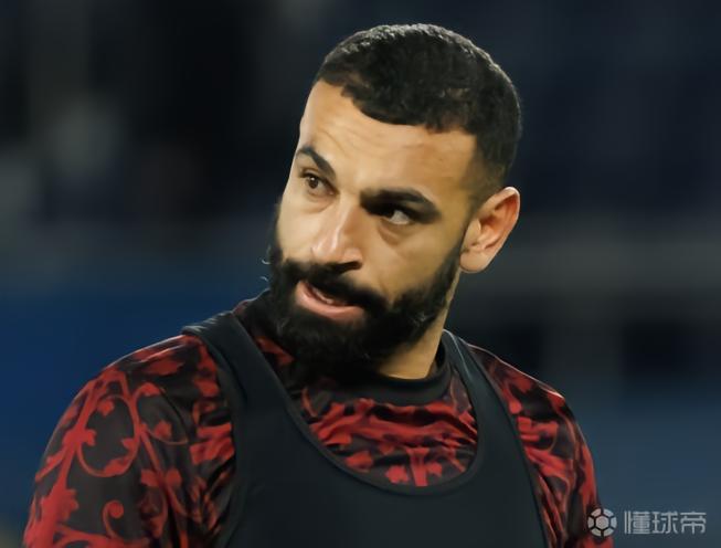 镜报：萨拉赫对阵巴黎未登场令人费解，斯洛特对他满是轻蔑