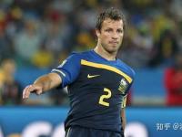 意甲-那不勒斯1-3佛罗伦萨遭两连败 奥斯梅恩点射+失单刀博囧破门